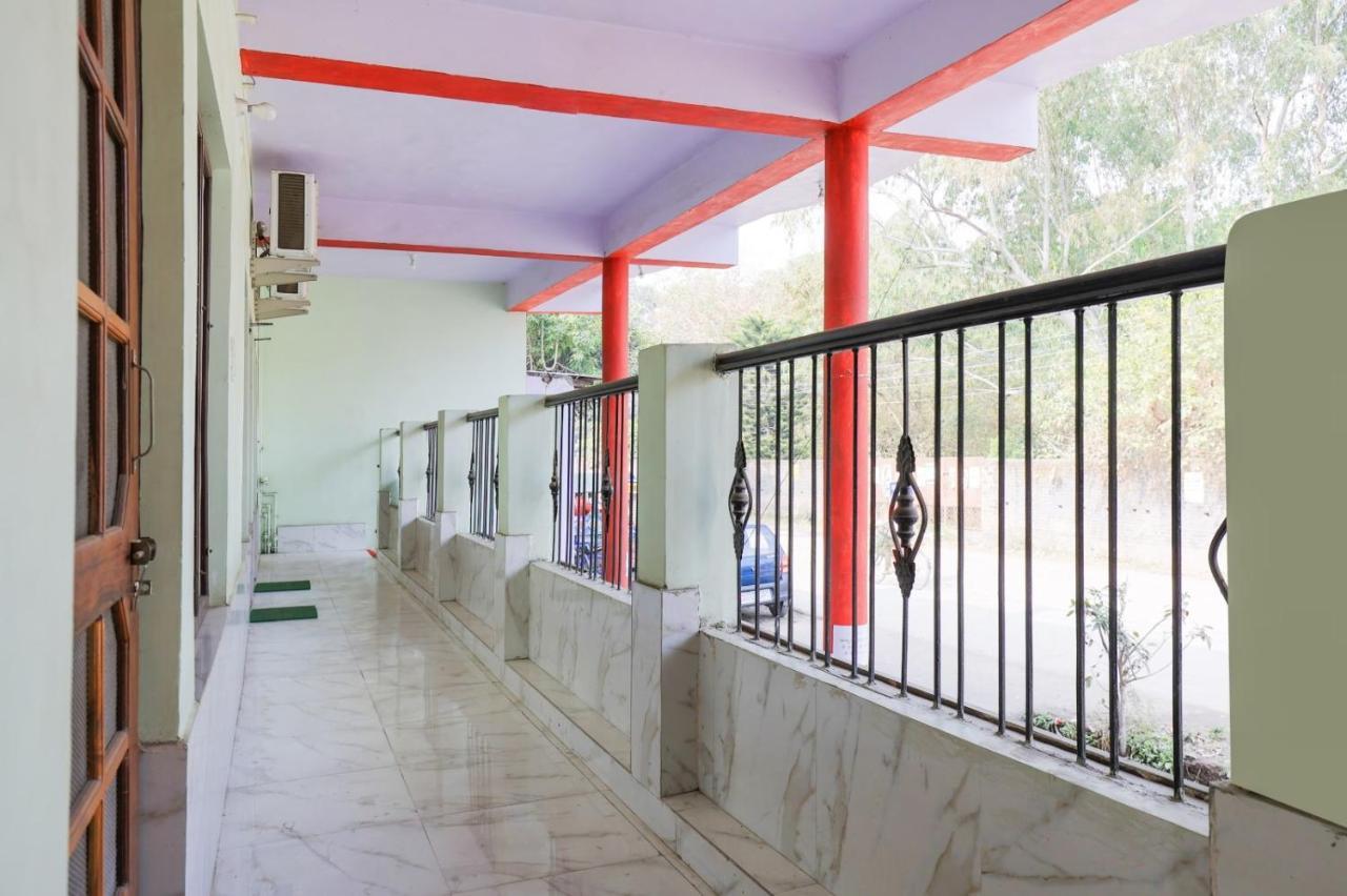 Hotel Chitrarth & Party Lawn Haldwāni 외부 사진
